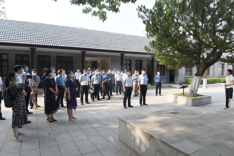 射陽縣衛(wèi)健委一行參觀農(nóng)建四師暨淮海農(nóng)場歷史陳列館.jpg