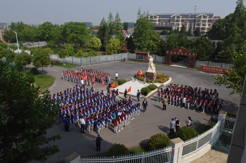 淮海農(nóng)場學(xué)校開展傳承軍墾精神教育活動(dòng).jpg